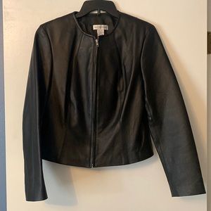 Newport News leather jacket size 6